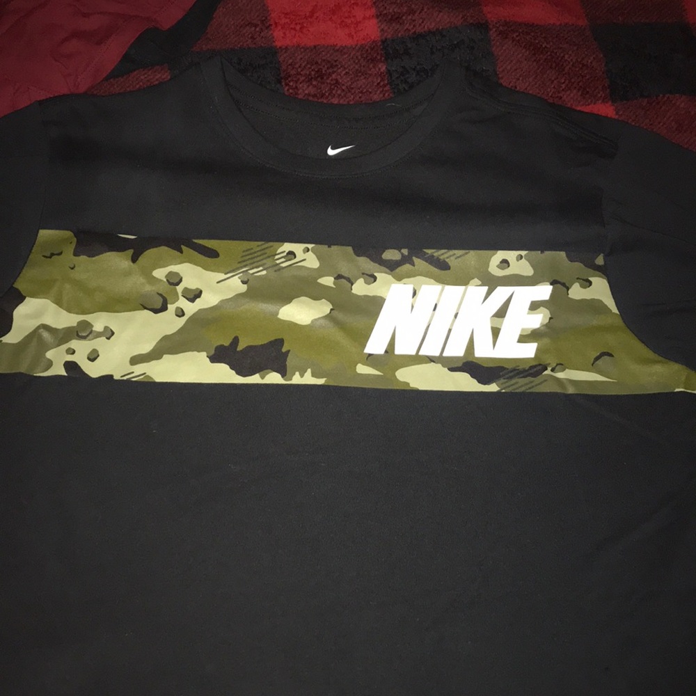 Nike tee